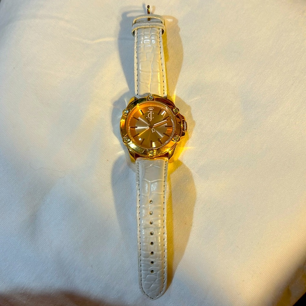 Rose Gold & White ladies watch in great condition!!!